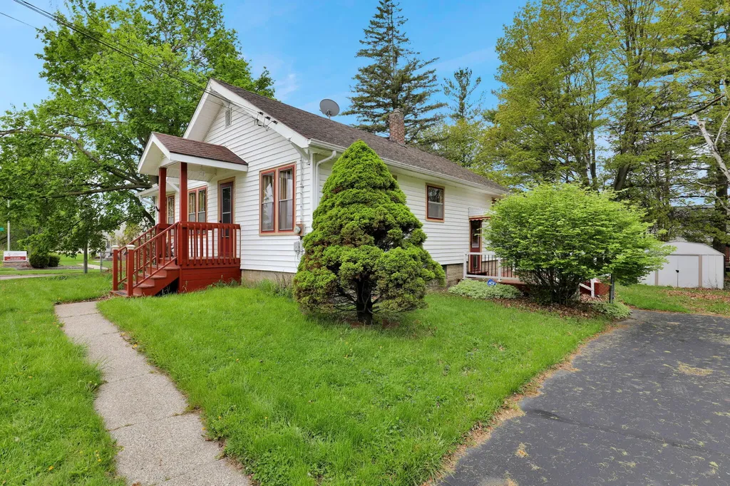 4308 Pleasant Grove Road Lansing City MI 48910