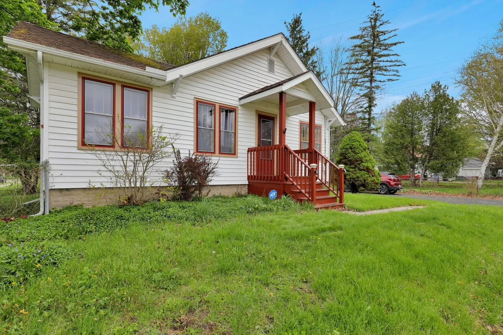 4308 Pleasant Grove Road Lansing City MI 48910