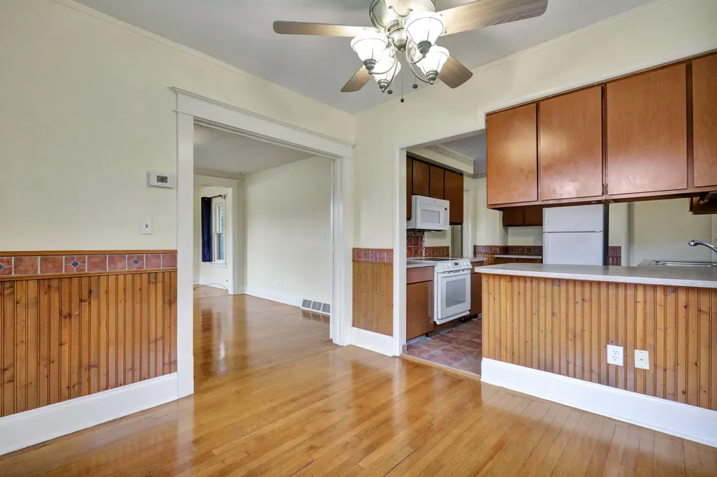 4308 Pleasant Grove Road Lansing City MI 48910