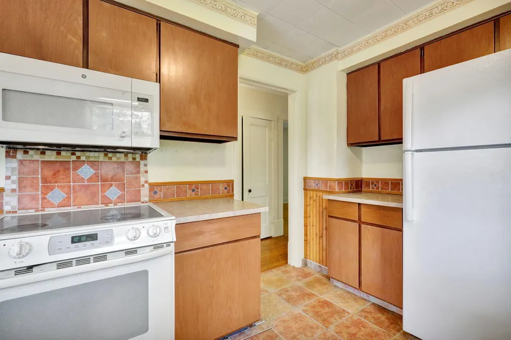 4308 Pleasant Grove Road Lansing City MI 48910
