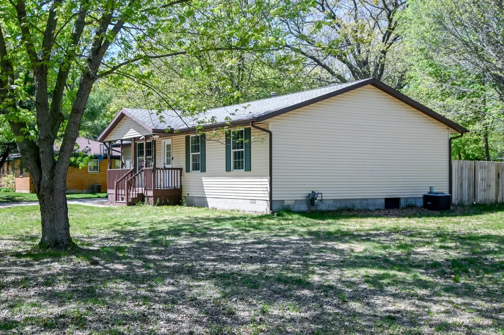 2908 Genesee Avenue Muskegon Charter Township MI 49442