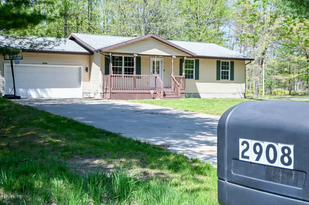 2908 Genesee Avenue Muskegon Charter Township MI 49442