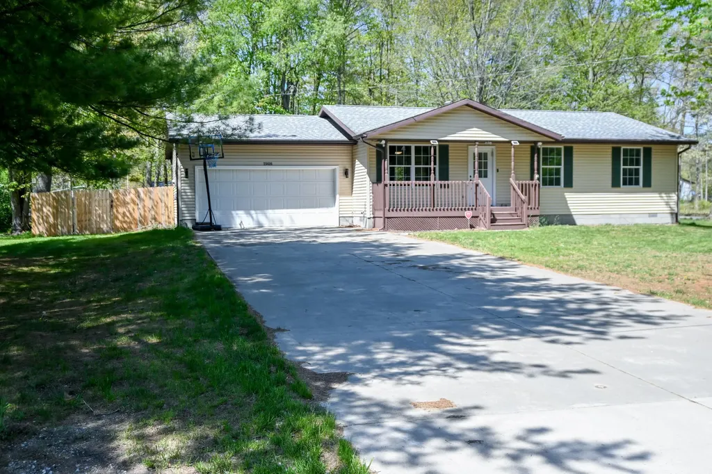 2908 Genesee Avenue Muskegon Charter Township MI 49442