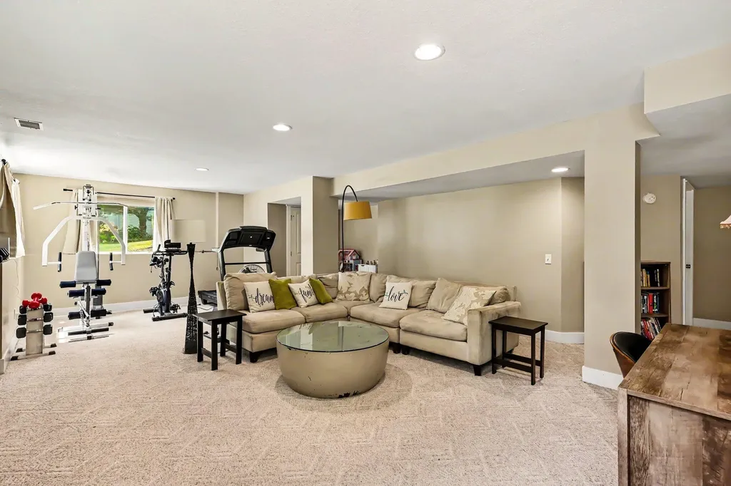 275 Boulder Drive Norton Shores City MI 49444