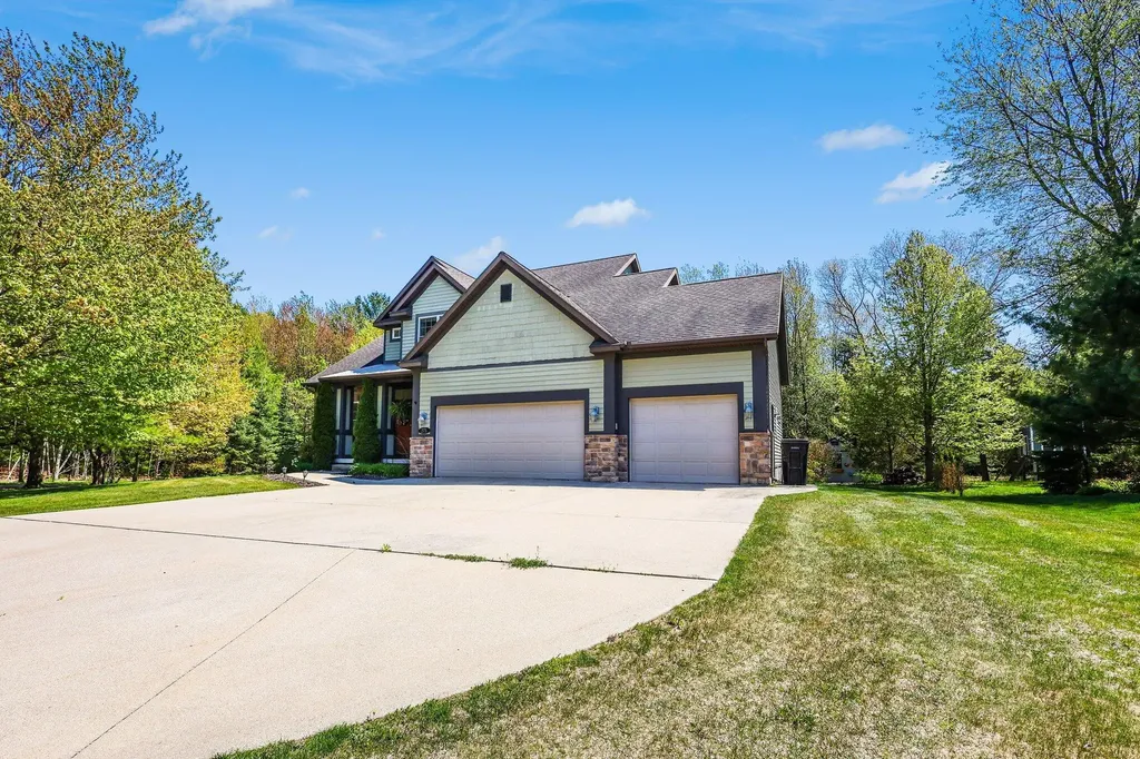 275 Boulder Drive Norton Shores City MI 49444