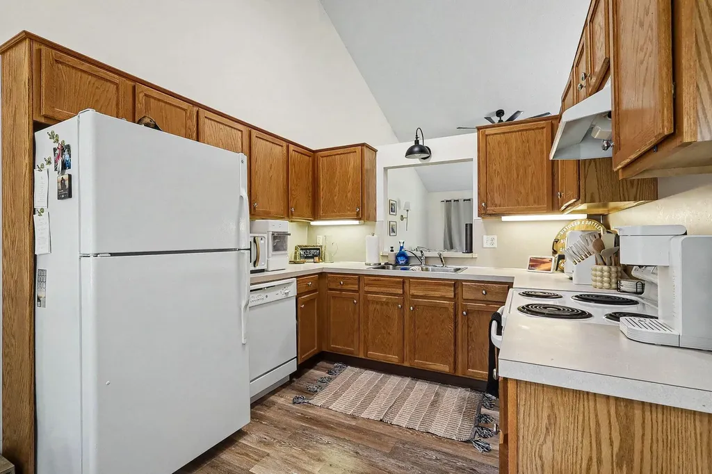 321 Nestlewood Drive Holland Charter Township MI 49424