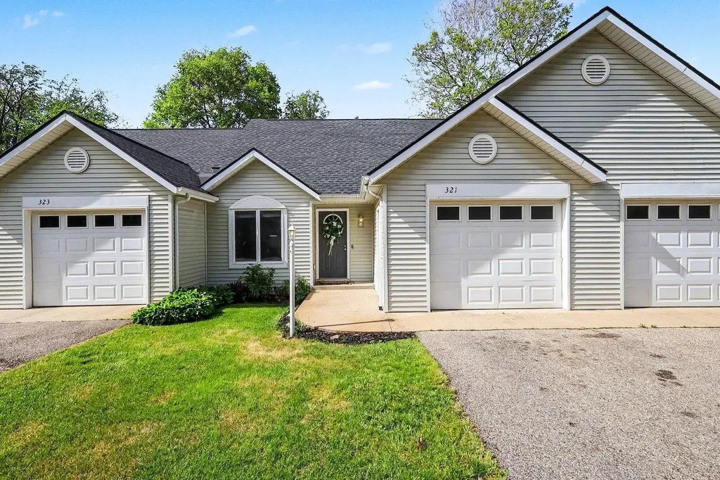 321 Nestlewood Drive Holland Charter Township MI 49424