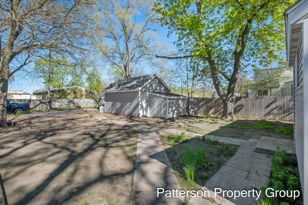 2107 8th Street Muskegon Heights City MI 49444