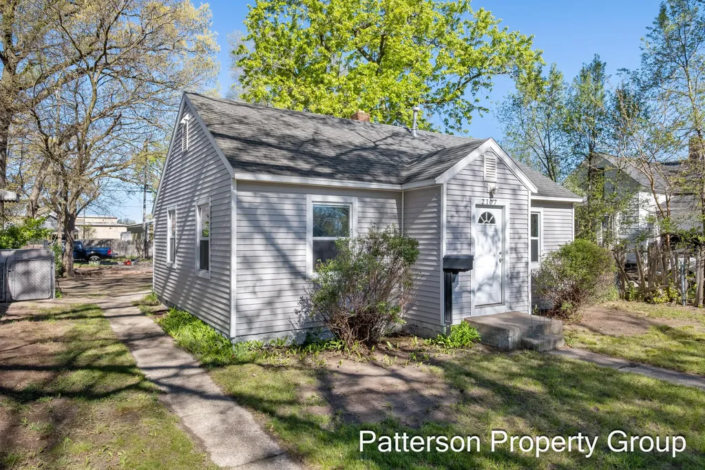 2107 8th Street Muskegon Heights City MI 49444