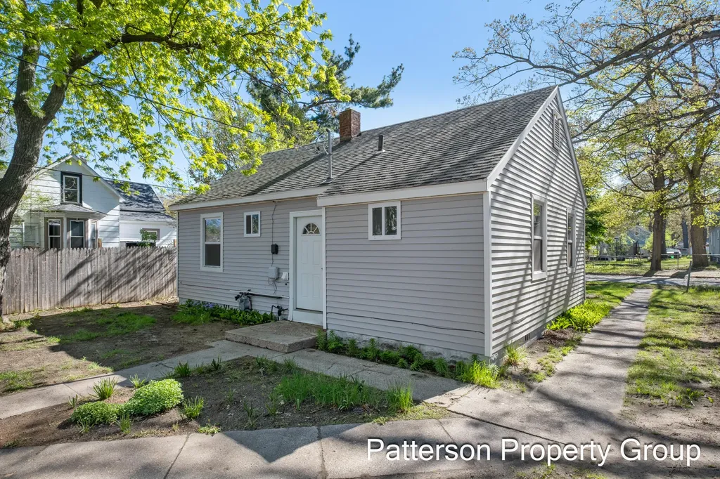 2107 8th Street Muskegon Heights City MI 49444