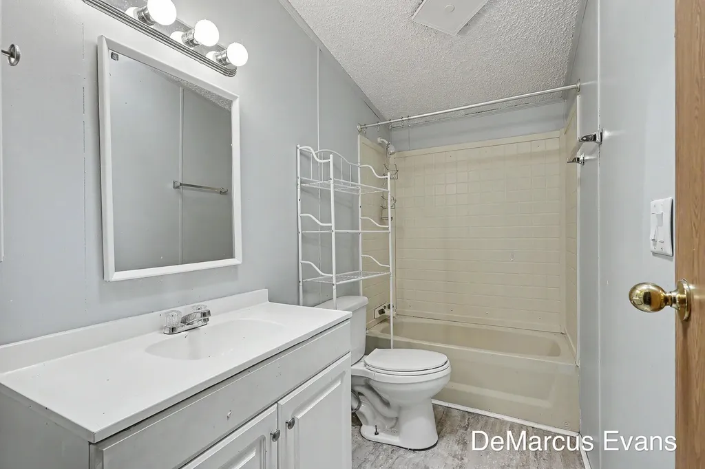 1575 S Brooks Road Muskegon Charter Township MI 49442