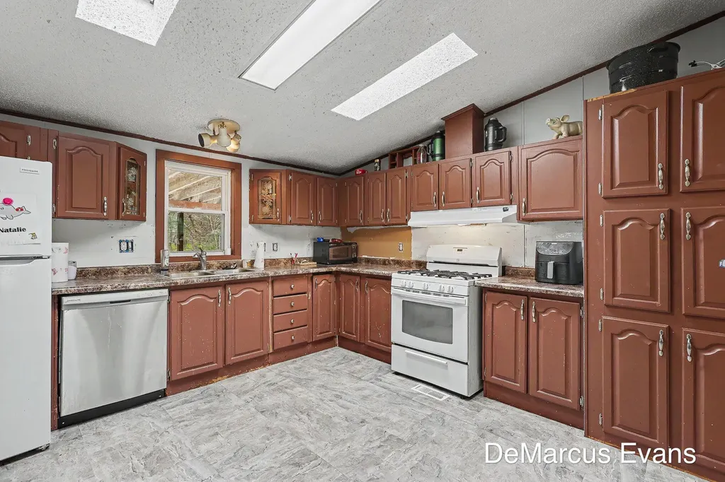 1575 S Brooks Road Muskegon Charter Township MI 49442