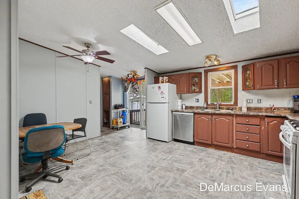 1575 S Brooks Road Muskegon Charter Township MI 49442