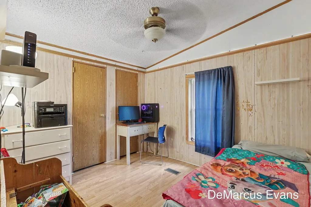 1575 S Brooks Road Muskegon Charter Township MI 49442