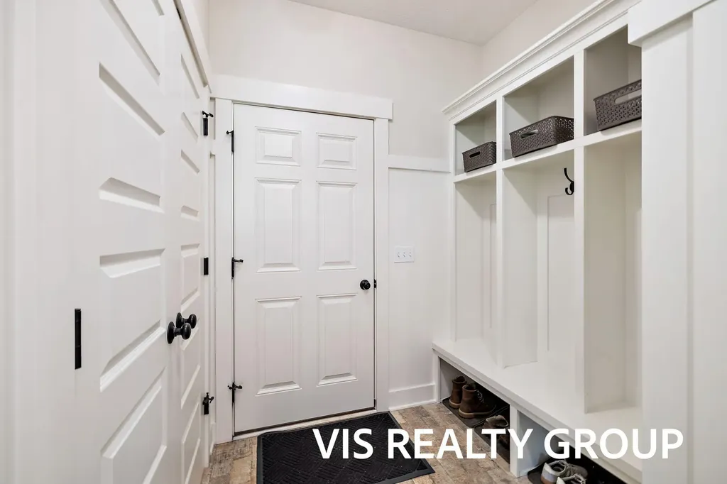 6318 Eaglewood Drive Blendon Township MI 49426