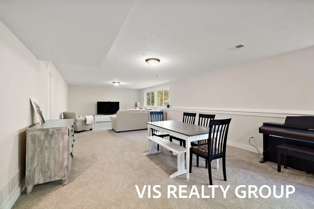 6318 Eaglewood Drive Blendon Township MI 49426
