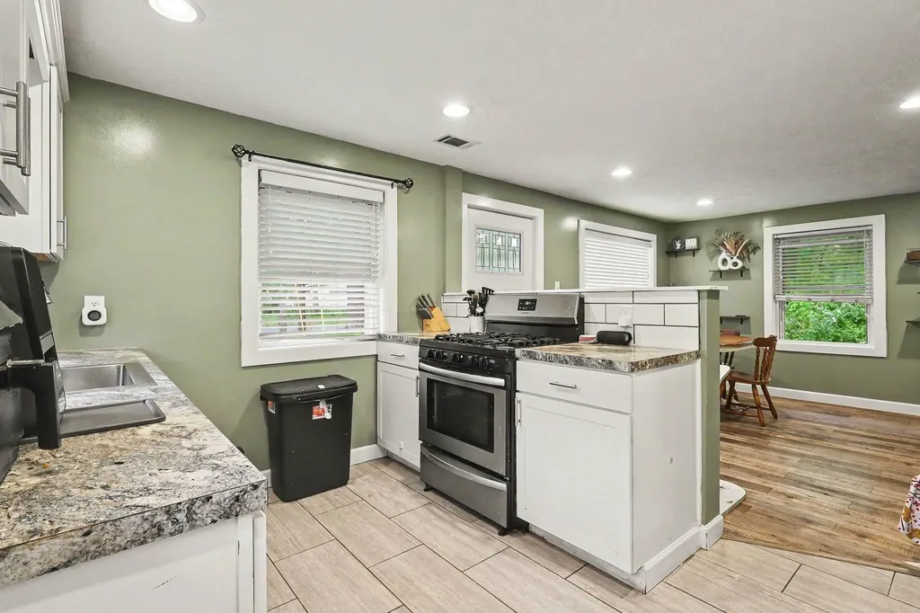 2061 Southland Drive Muskegon Charter Township MI 49442