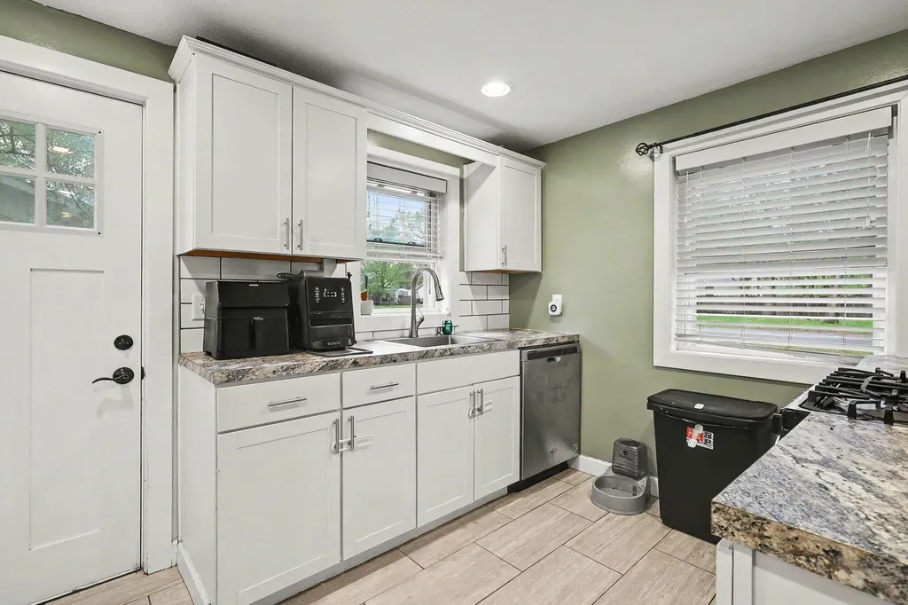 2061 Southland Drive Muskegon Charter Township MI 49442
