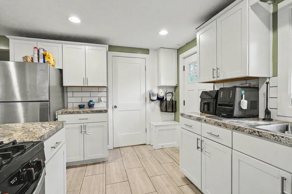 2061 Southland Drive Muskegon Charter Township MI 49442
