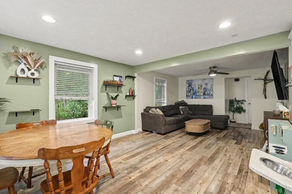 2061 Southland Drive Muskegon Charter Township MI 49442