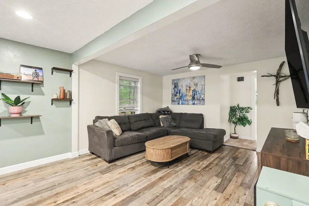 2061 Southland Drive Muskegon Charter Township MI 49442