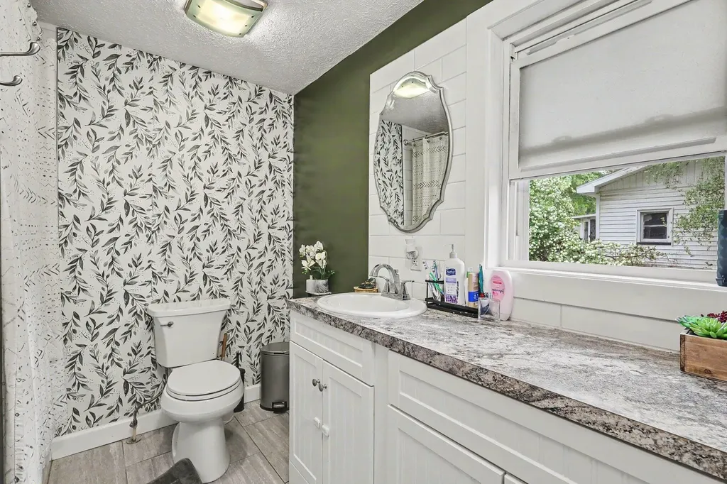 2061 Southland Drive Muskegon Charter Township MI 49442