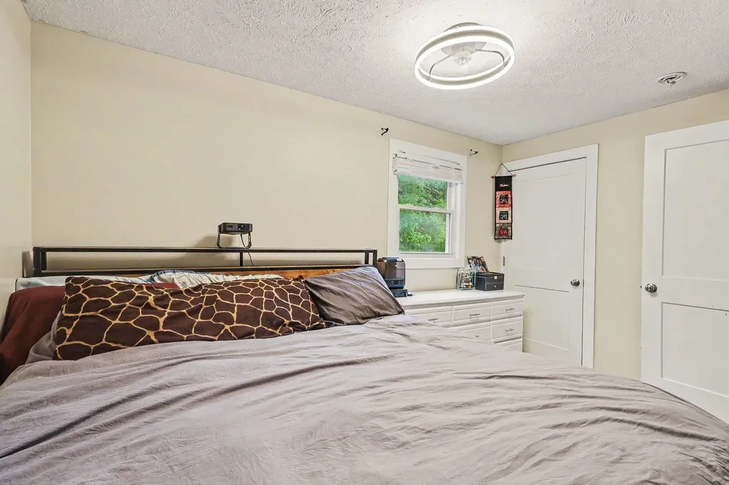 2061 Southland Drive Muskegon Charter Township MI 49442