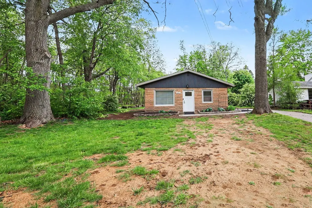 2061 Southland Drive Muskegon Charter Township MI 49442