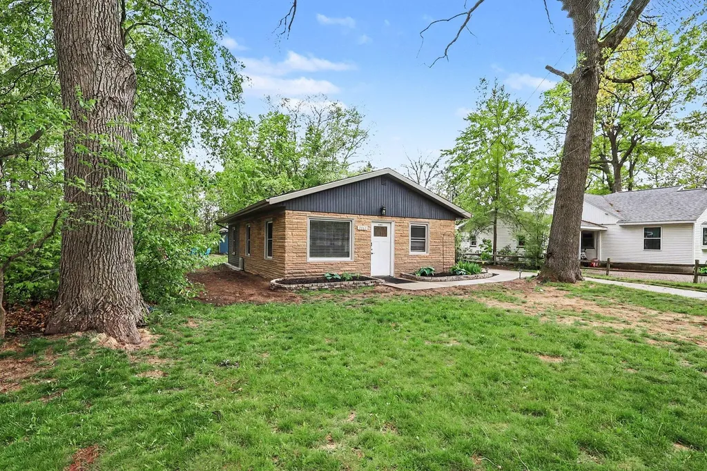 2061 Southland Drive Muskegon Charter Township MI 49442