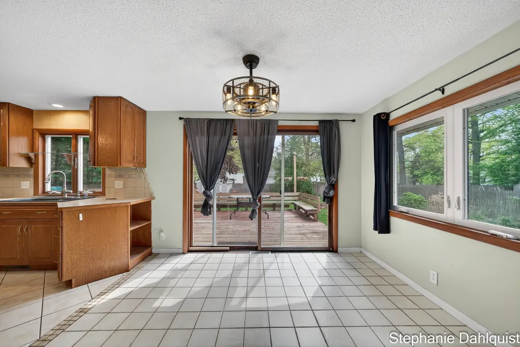 1490 Sunview Street Laketon Township MI 49445