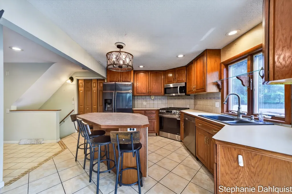 1490 Sunview Street Laketon Township MI 49445