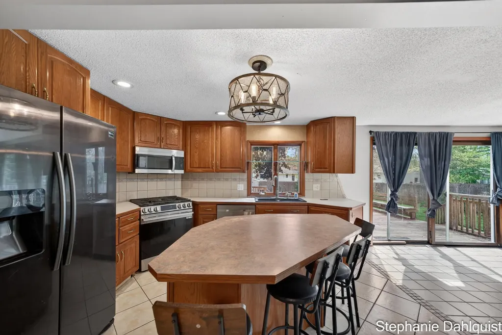 1490 Sunview Street Laketon Township MI 49445