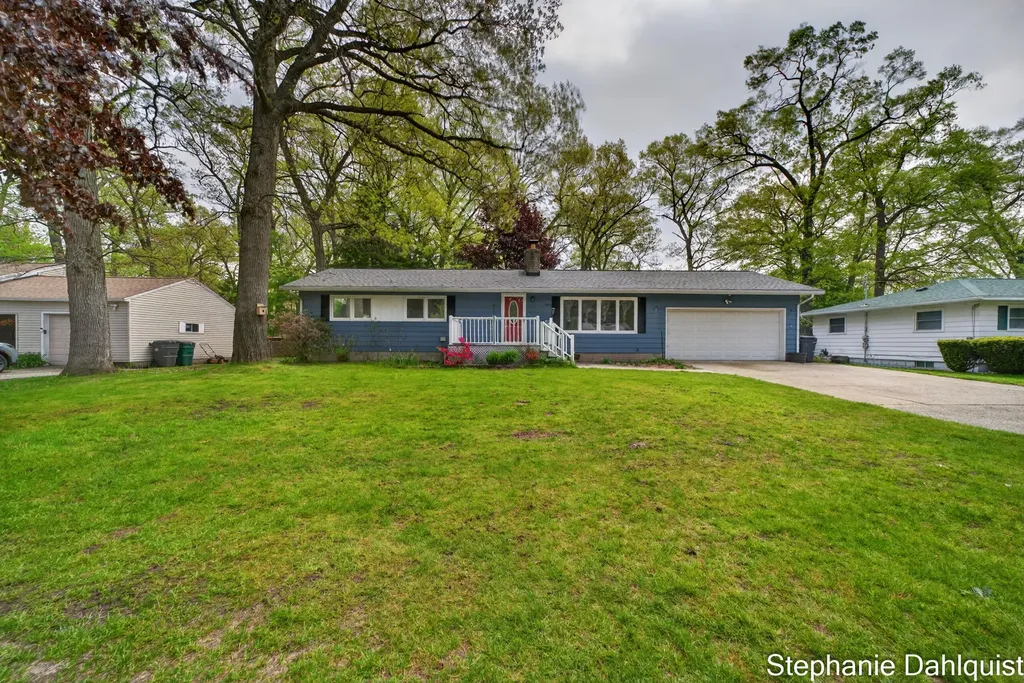 1490 Sunview Street Laketon Township MI 49445