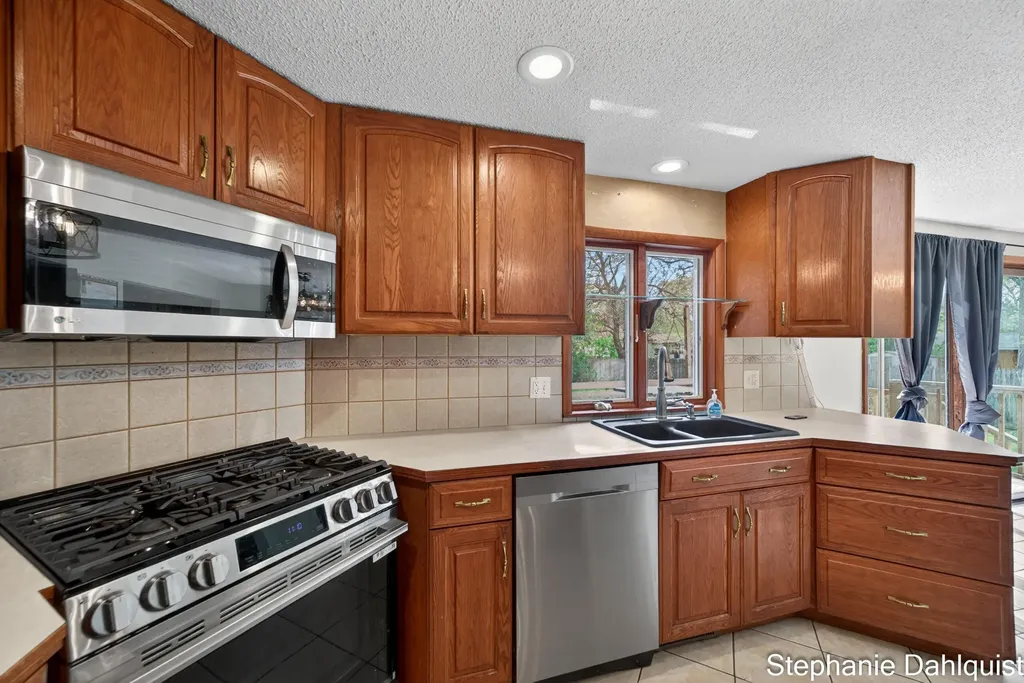 1490 Sunview Street Laketon Township MI 49445