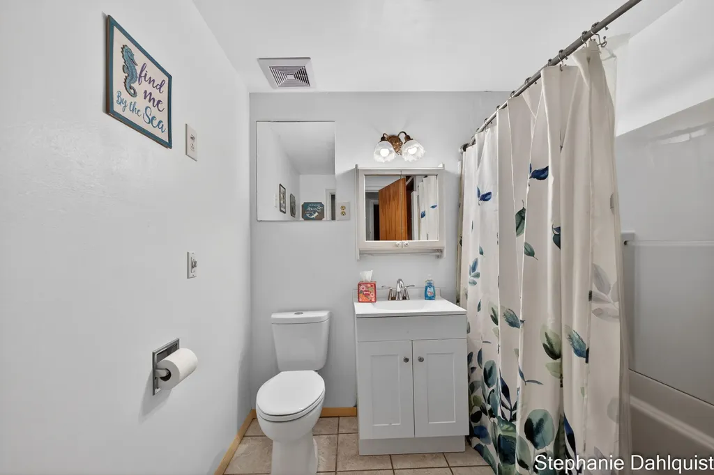1490 Sunview Street Laketon Township MI 49445