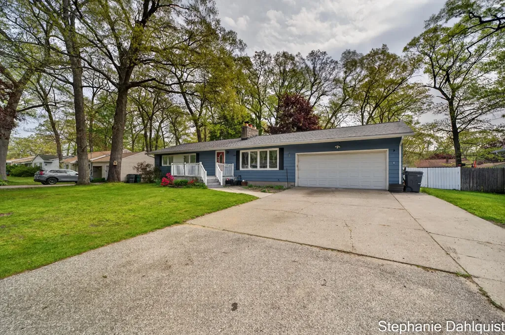 1490 Sunview Street Laketon Township MI 49445