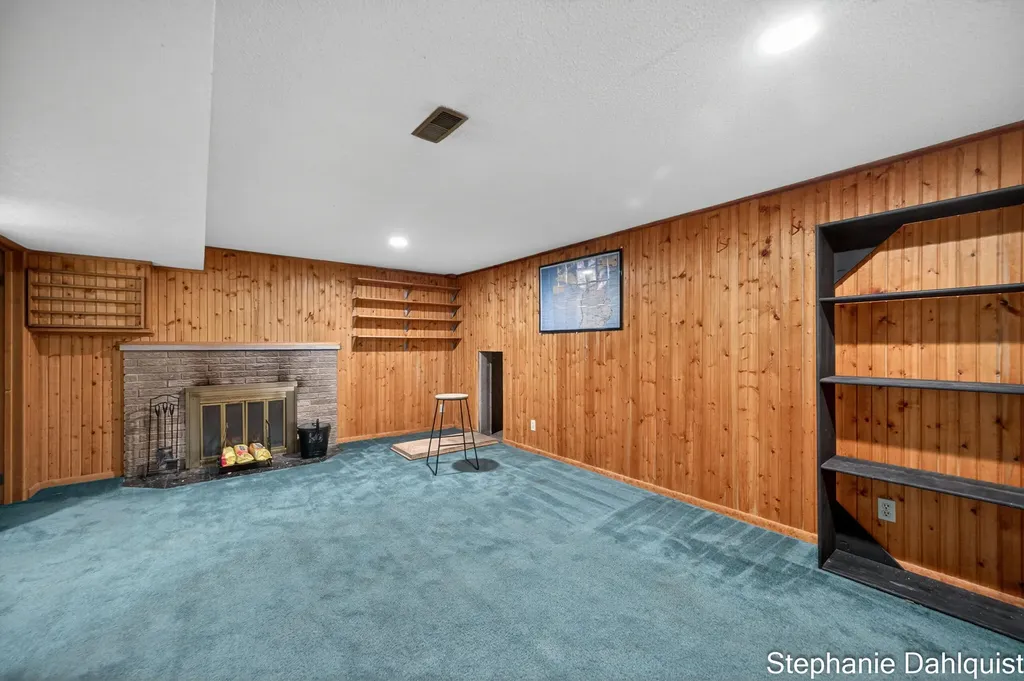 1490 Sunview Street Laketon Township MI 49445
