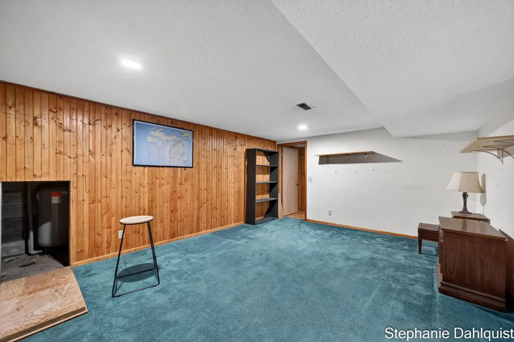 1490 Sunview Street Laketon Township MI 49445