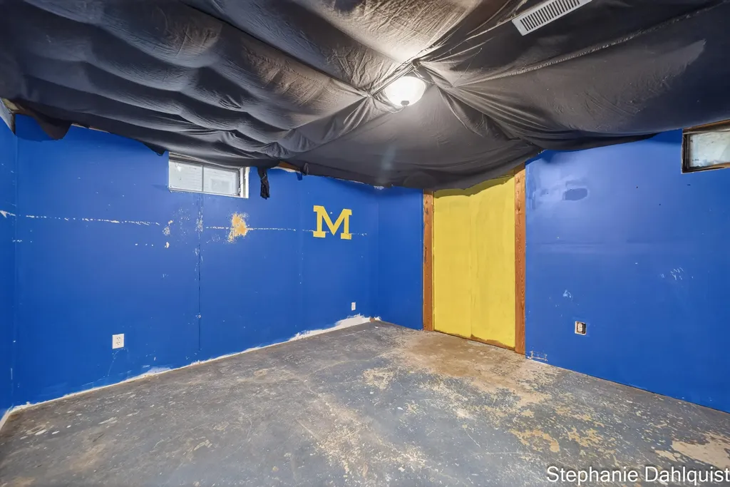 1490 Sunview Street Laketon Township MI 49445