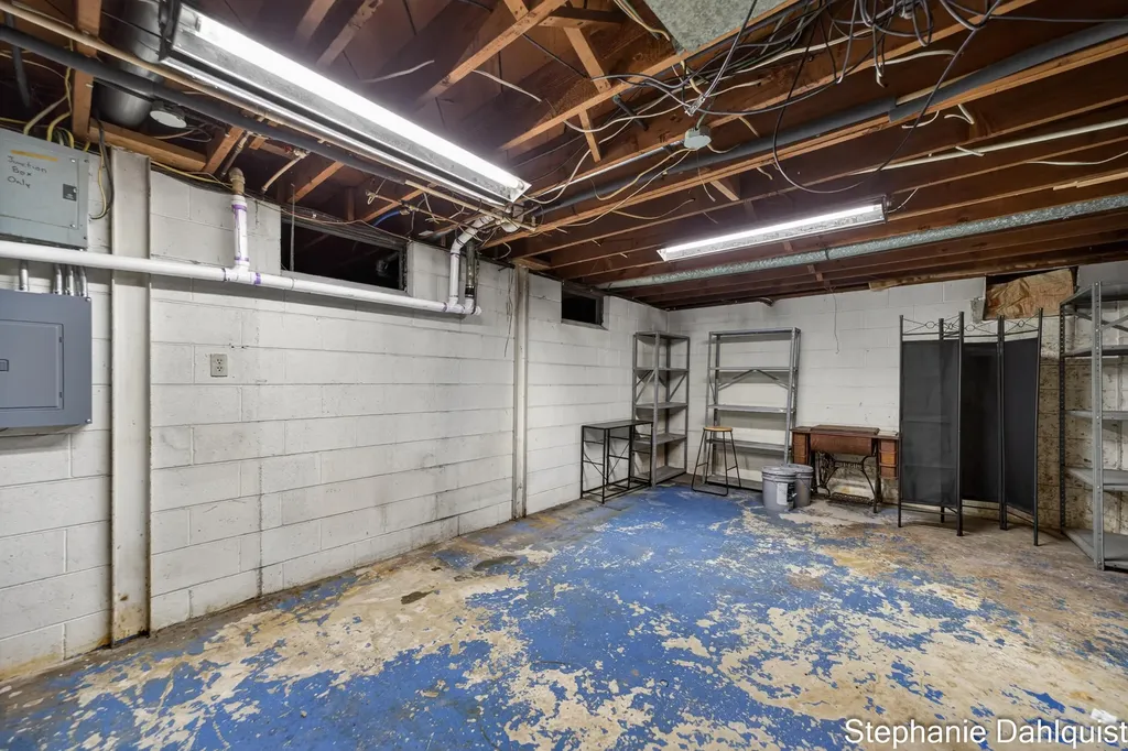 1490 Sunview Street Laketon Township MI 49445