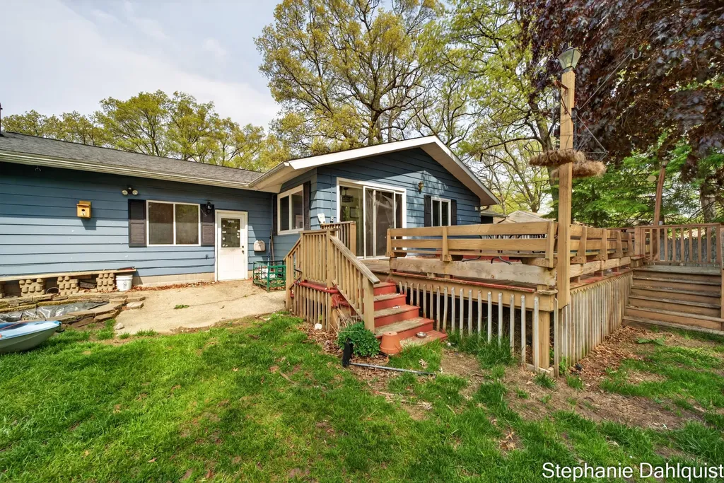 1490 Sunview Street Laketon Township MI 49445