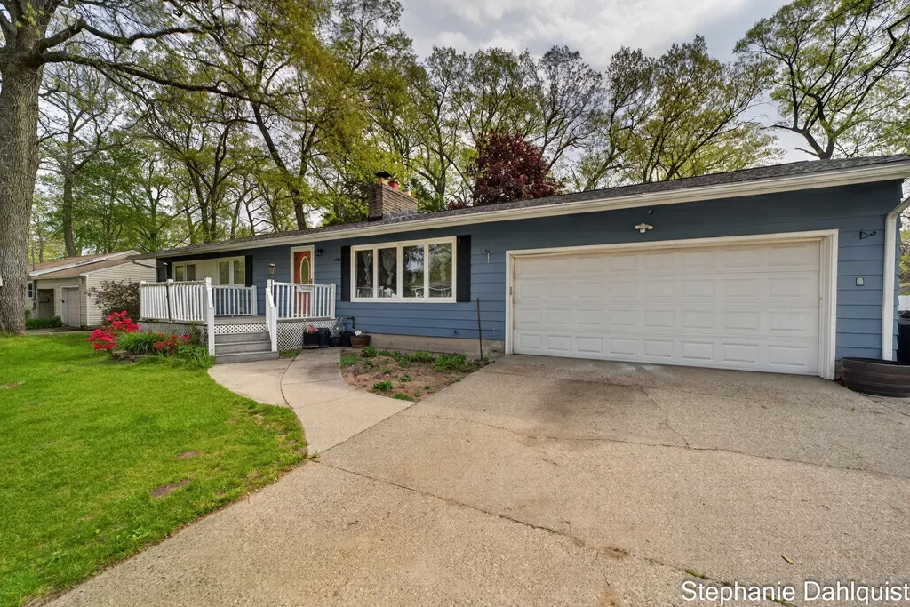 1490 Sunview Street Laketon Township MI 49445