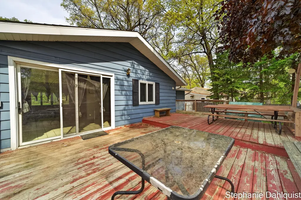 1490 Sunview Street Laketon Township MI 49445