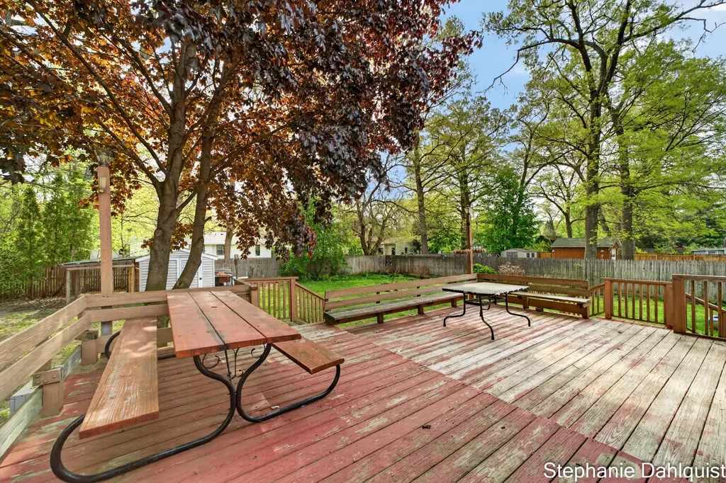 1490 Sunview Street Laketon Township MI 49445