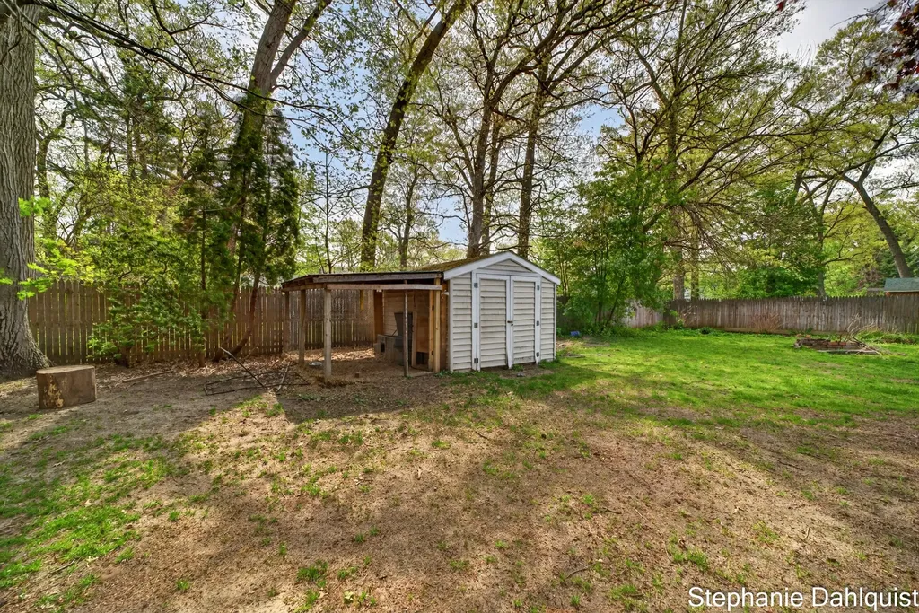 1490 Sunview Street Laketon Township MI 49445