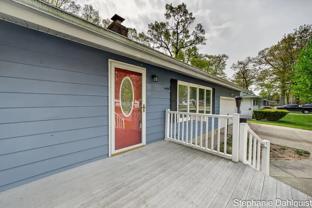 1490 Sunview Street Laketon Township MI 49445