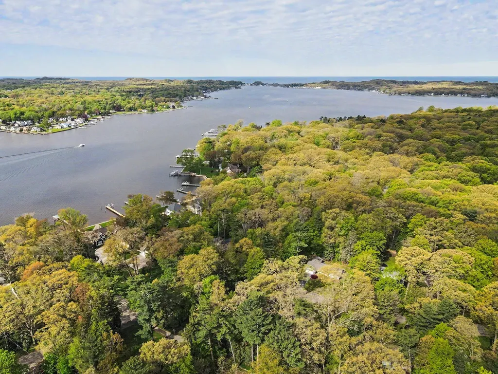 365 Stone Harbor Road Park Township MI 49424