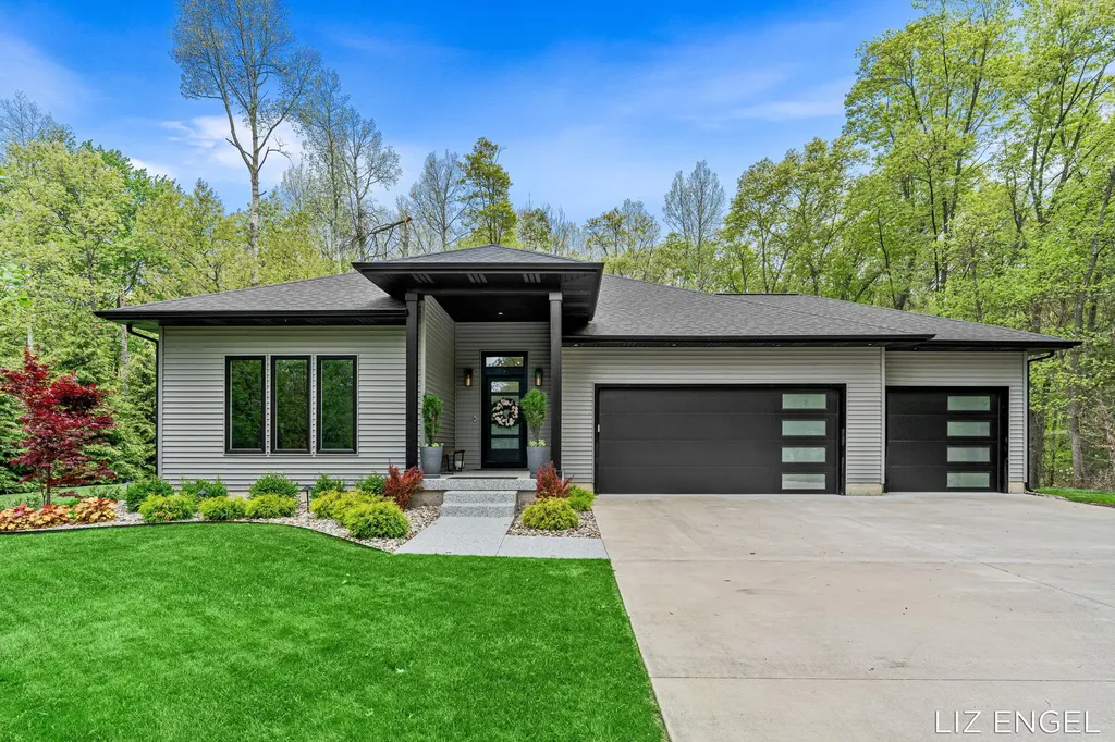 3190 Light House Way Saugatuck Township MI 49453