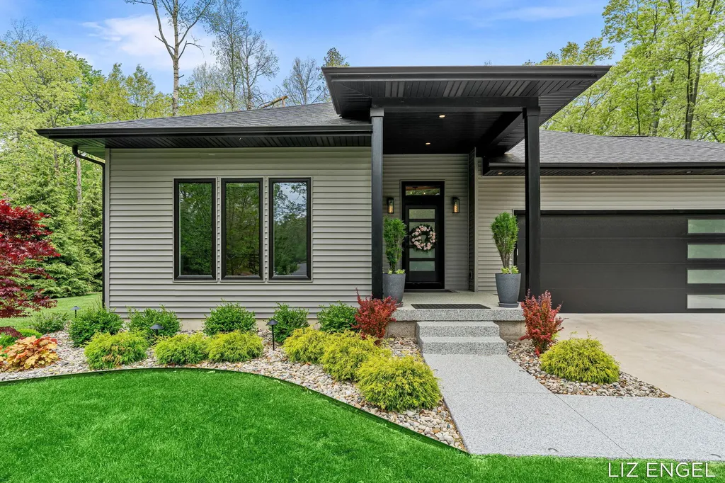 3190 Light House Way Saugatuck Township MI 49453