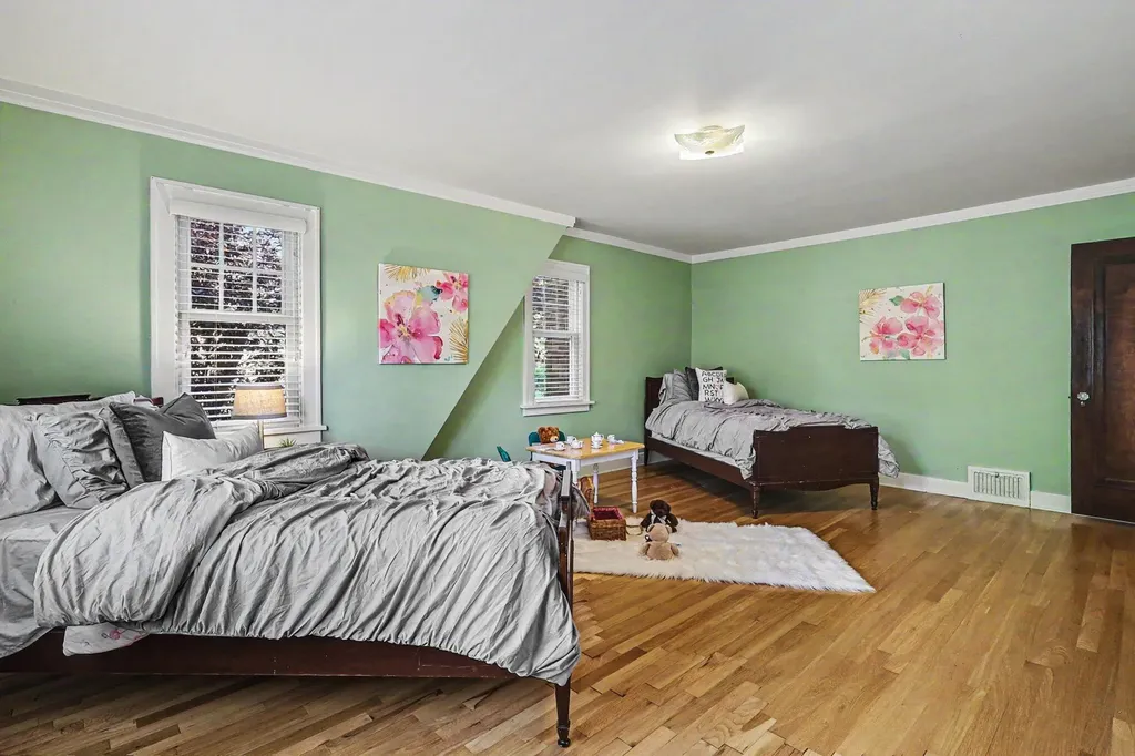588 Central Avenue Holland City MI 49423
